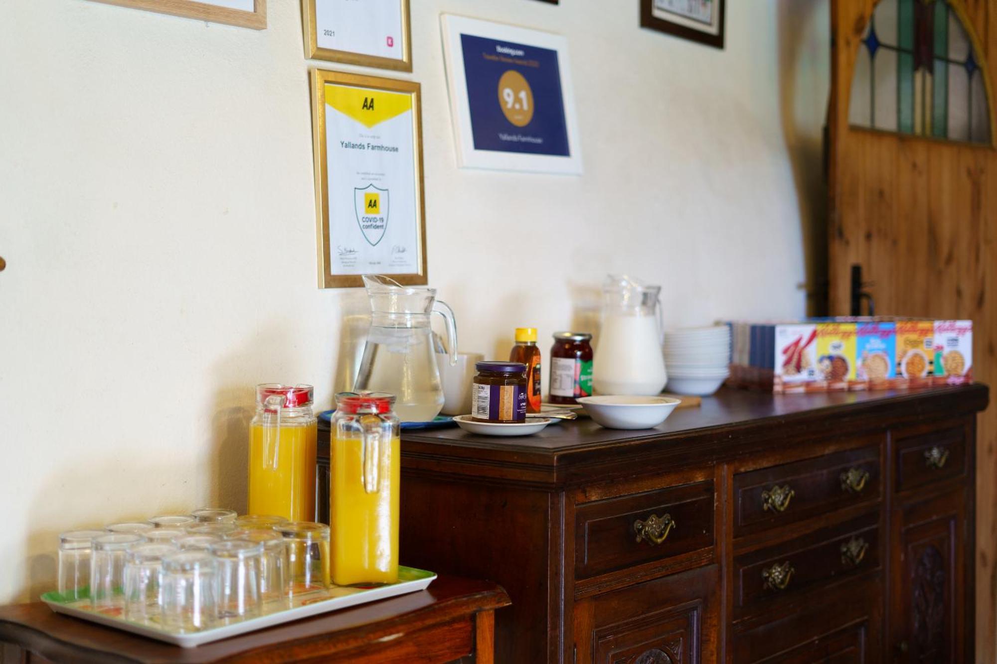 ยอลแลนด์ ฟาร์มเฮ้าส์ Bed & Breakfast ทอนทัน ภายนอก รูปภาพ